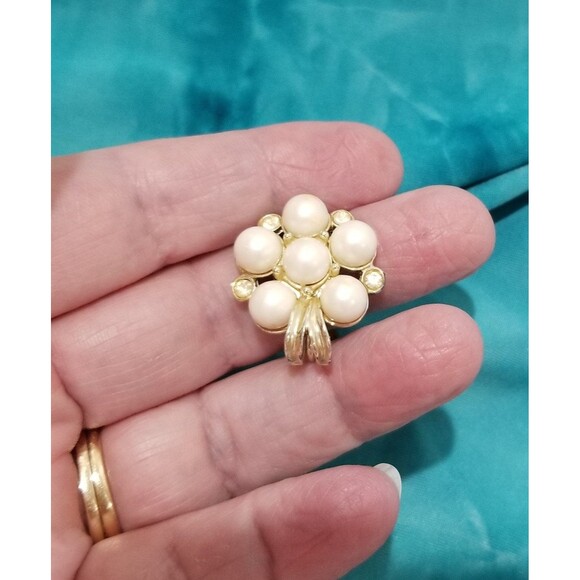 Sarah Coventry Pearl Earrings Royal Ballet Vintage Clip On 1961 Faux Pearl - Picture 3 of 7